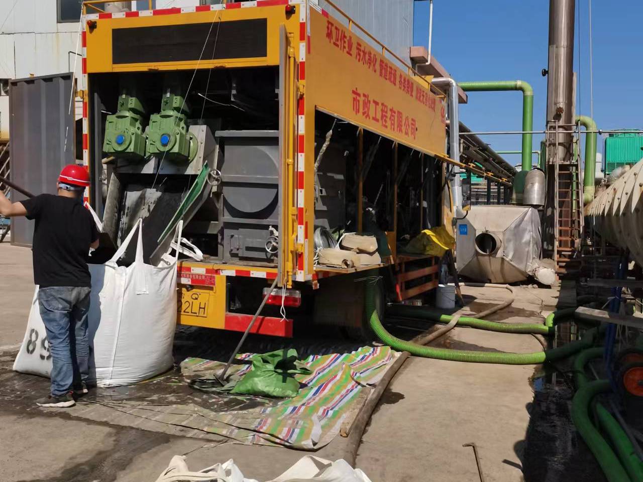 固镇淤泥压干处理